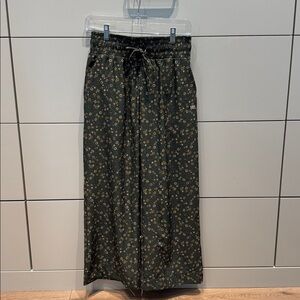 Albion Fit NWOT Audrey wide leg pants size XS in green floral